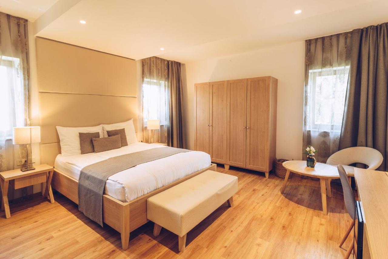 Tri Lucke Hotel & Restaurant Krsko Exterior photo